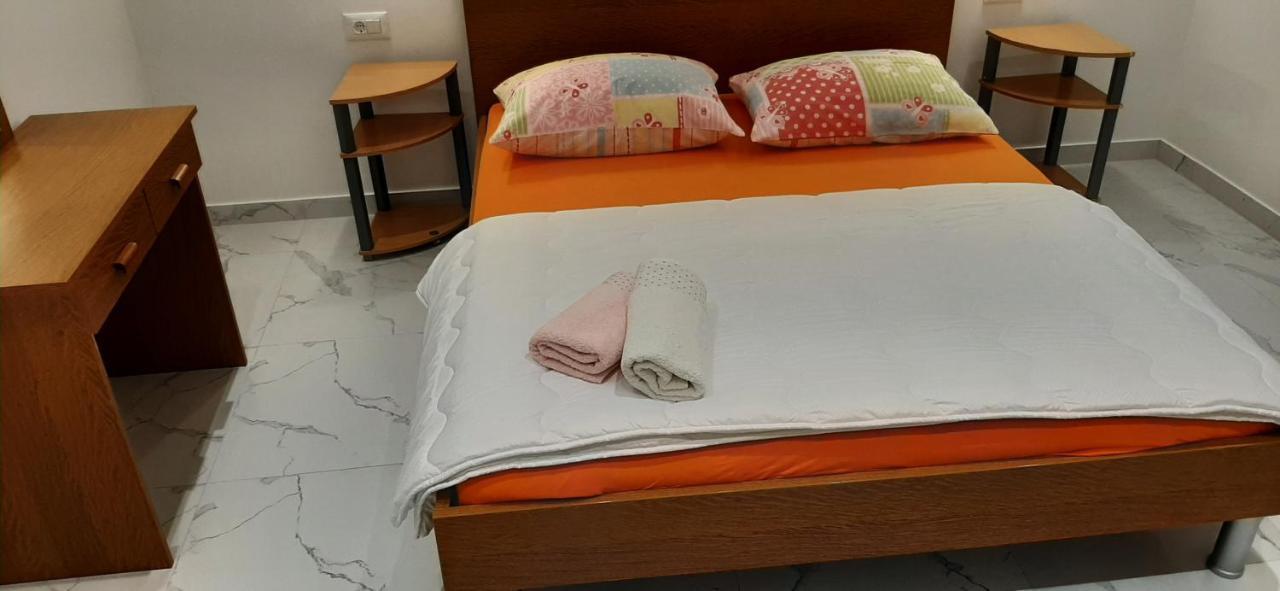 Marin I Vinka Appartement Trogir Buitenkant foto